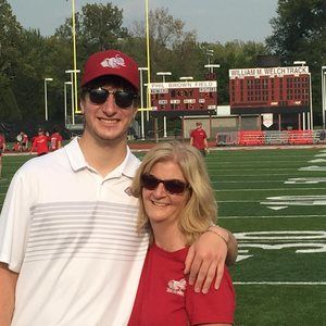 Meet your Posher, Gloria